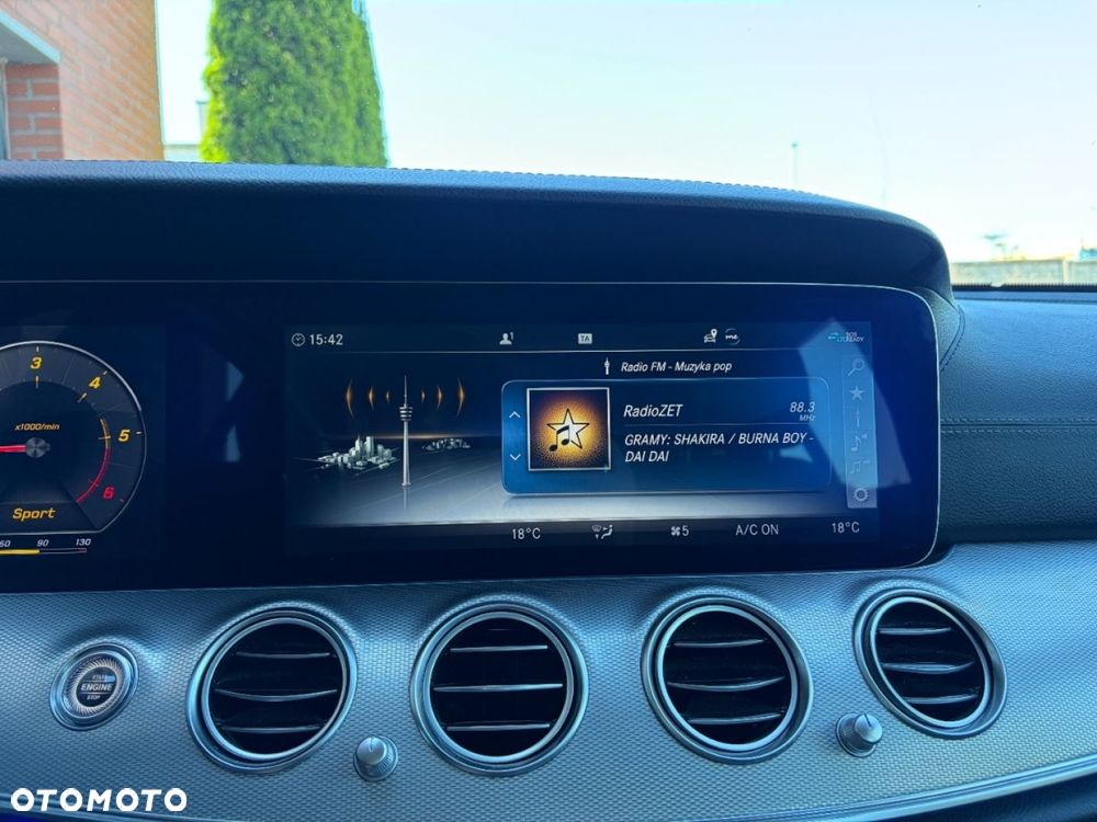 Mercedes-Benz Klasa E 220 d 9G-TRONIC Exclusive - 12