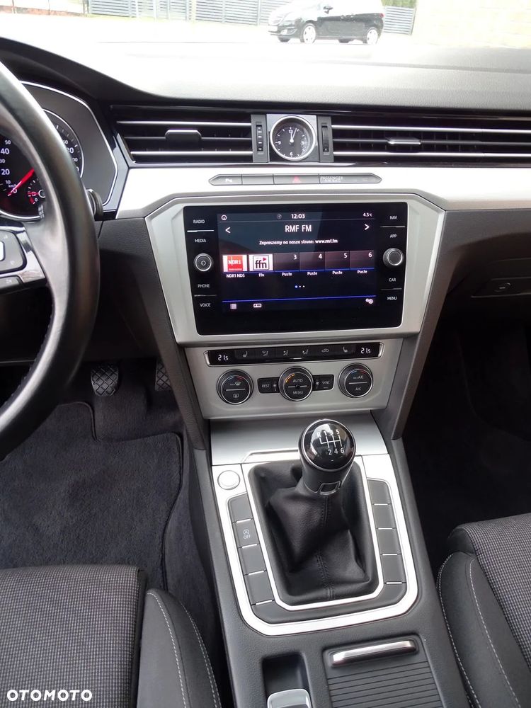 Volkswagen Passat 2.0 TDI BMT Comfortline - 31