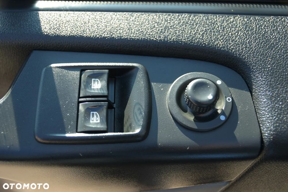 Renault Trafic - 25