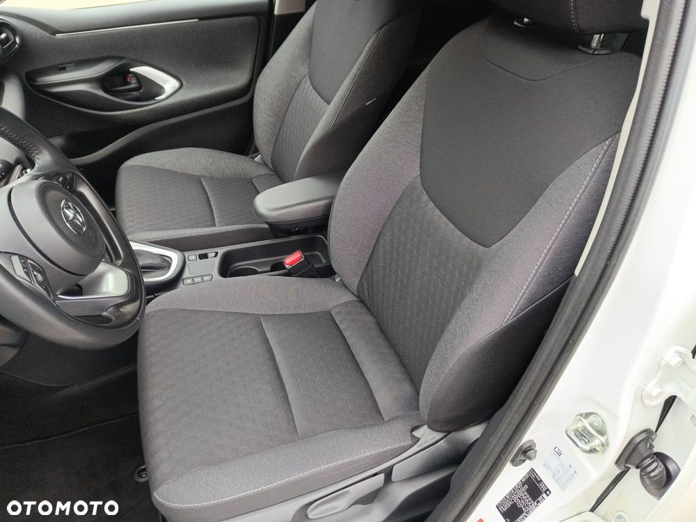 Toyota Yaris - 18