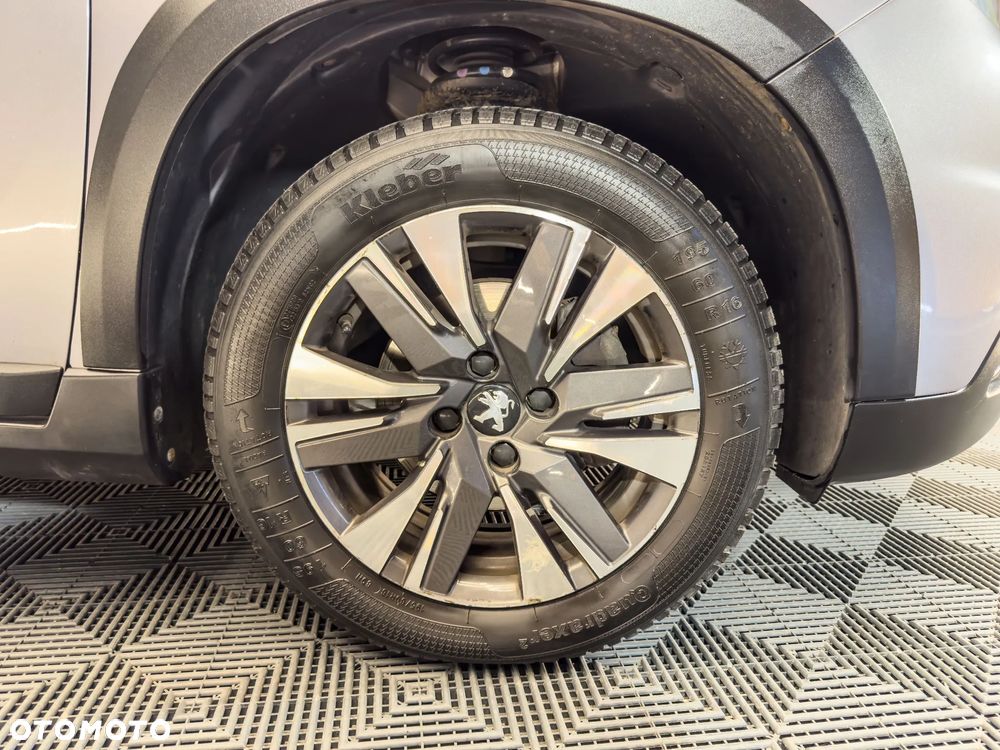 Peugeot 2008 BlueHDi FAP 120 STOP & START EAT6 Allure - 11