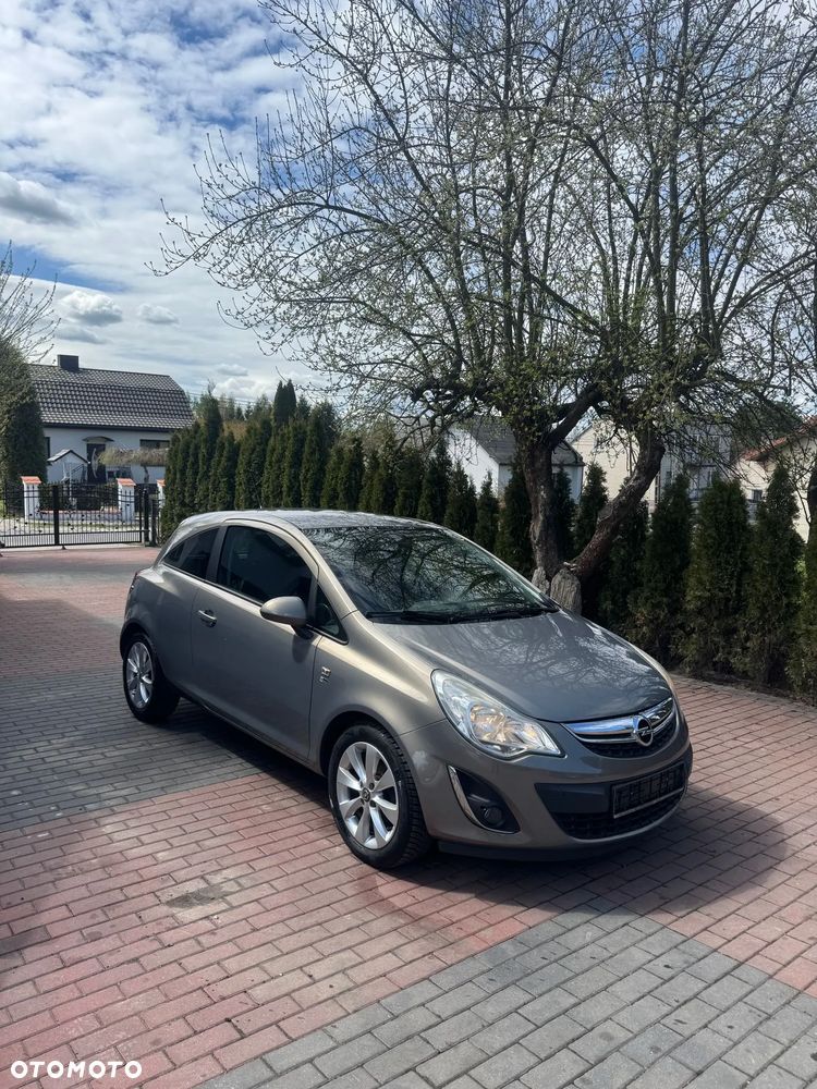 Opel Corsa 1.4 16V 150 Jahre - 3