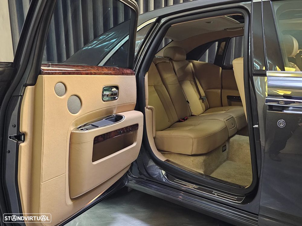 Rolls Royce Ghost - 32