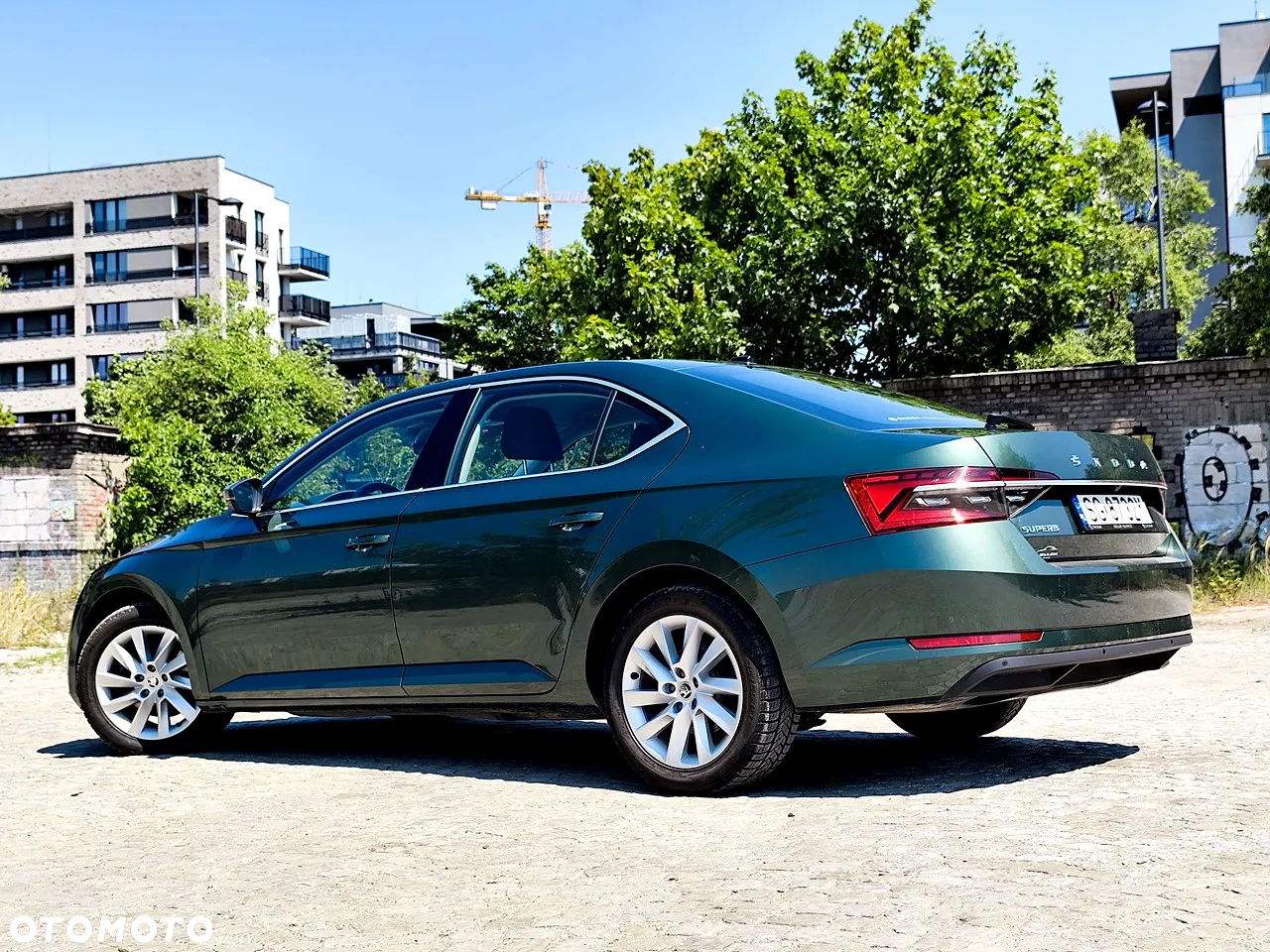 Skoda Superb 2.0 TDI SCR Style DSG - 5