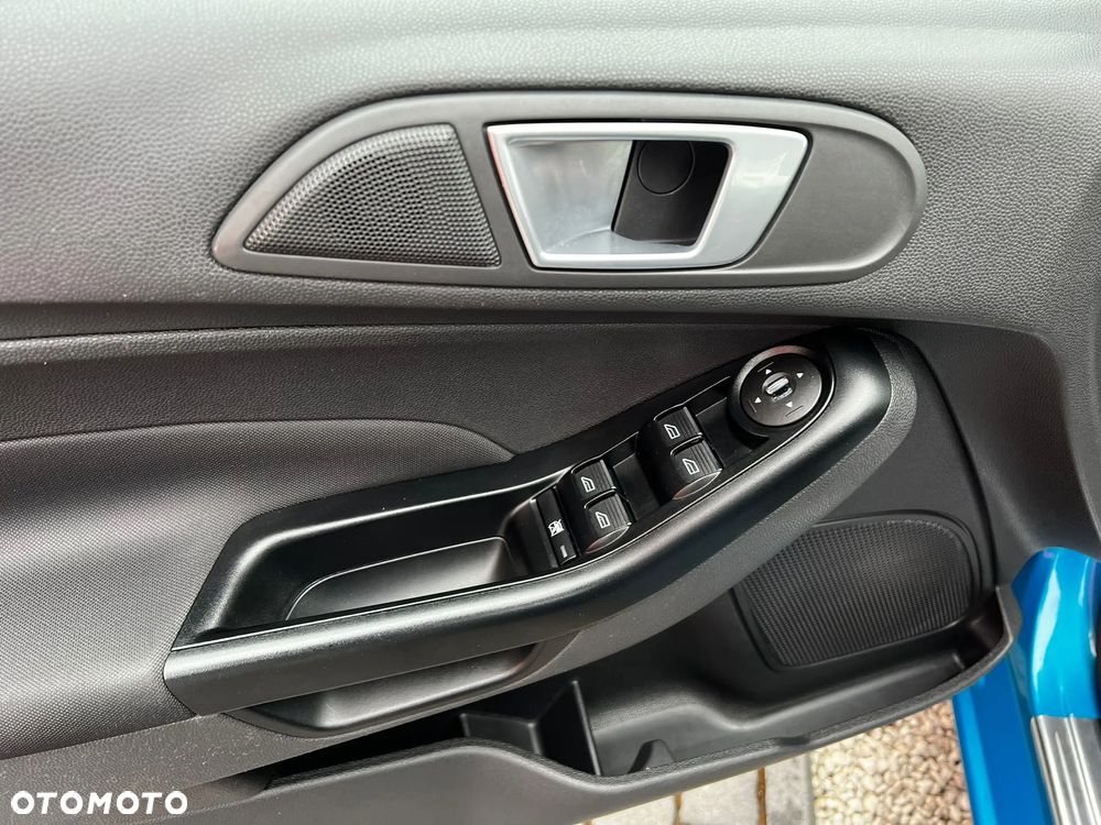 Ford Fiesta - 12
