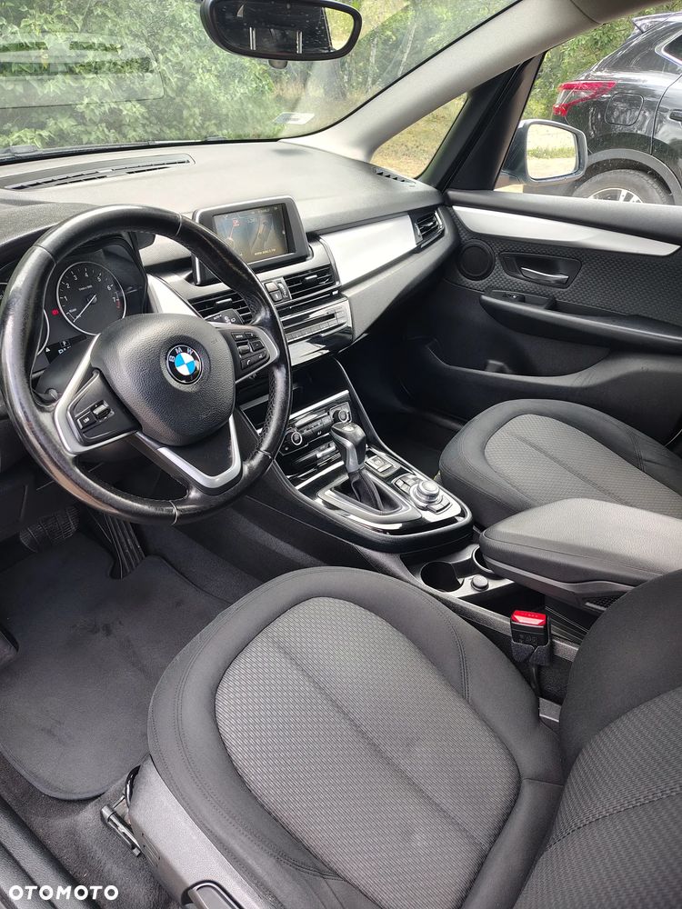 BMW Seria 2 218i - 11