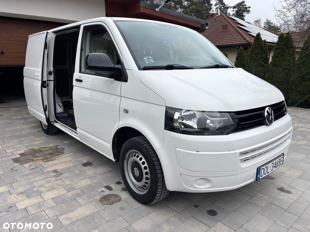Volkswagen Transporter - 1