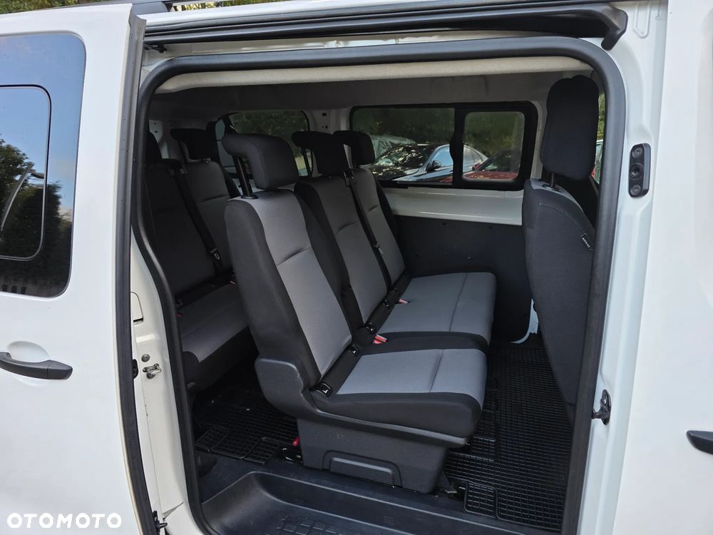 Peugeot Traveller 2016