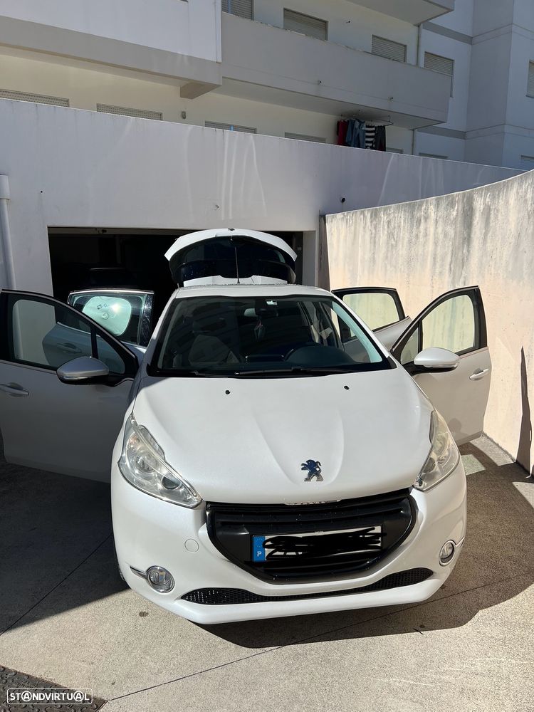 Peugeot 208 - 4