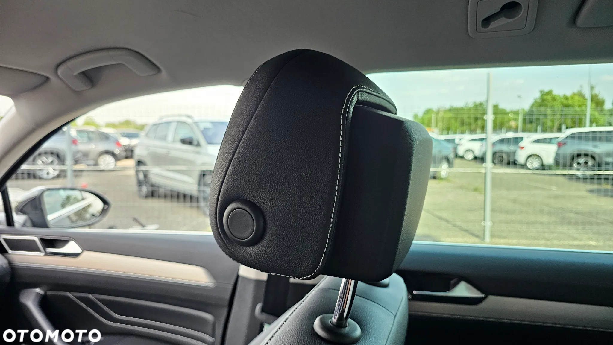 Volkswagen Passat 2.0 TDI EVO Elegance DSG - 24