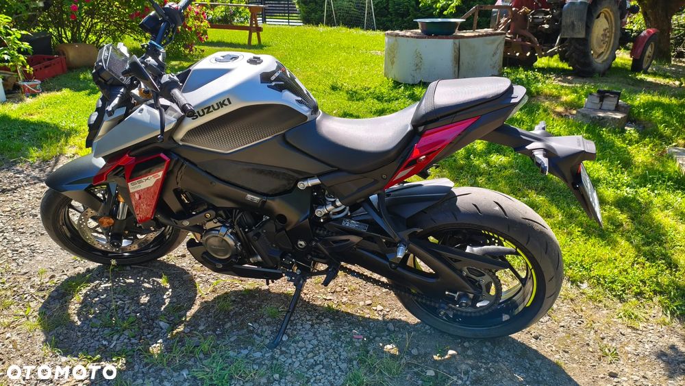 Suzuki GSX 1000 - 3