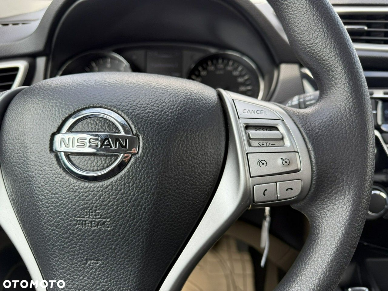 Nissan Qashqai 1.2 DIG-T N-Vision - 24