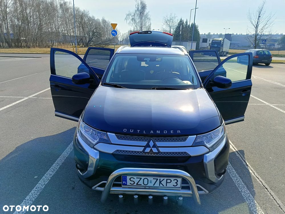 Mitsubishi Outlander - 4