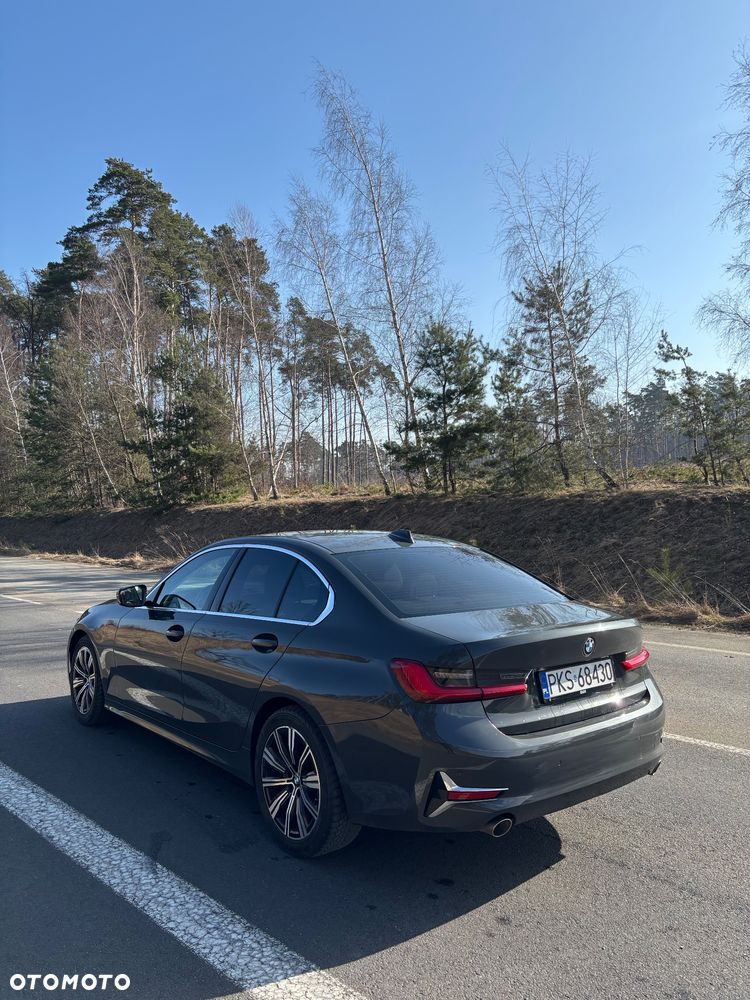 BMW Seria 3 318d Edition Luxury Line Purity - 16