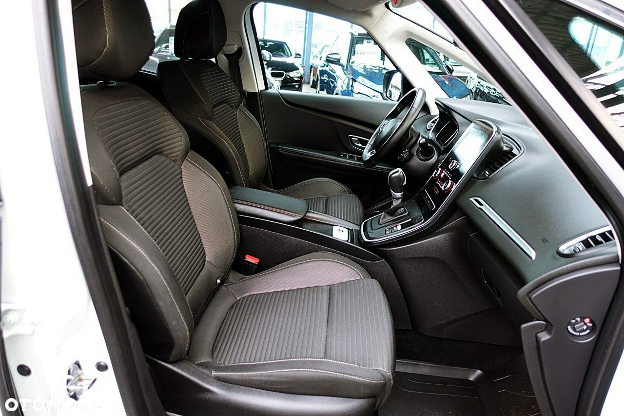 Renault Grand Scenic - 11