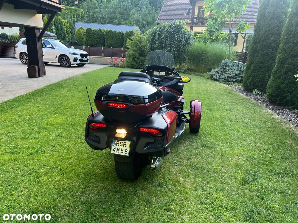 Can-Am Spyder - 2