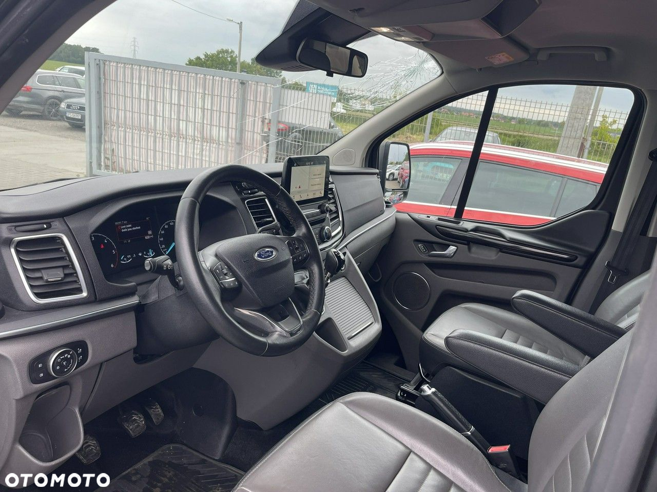 Ford Tourneo Custom - 8