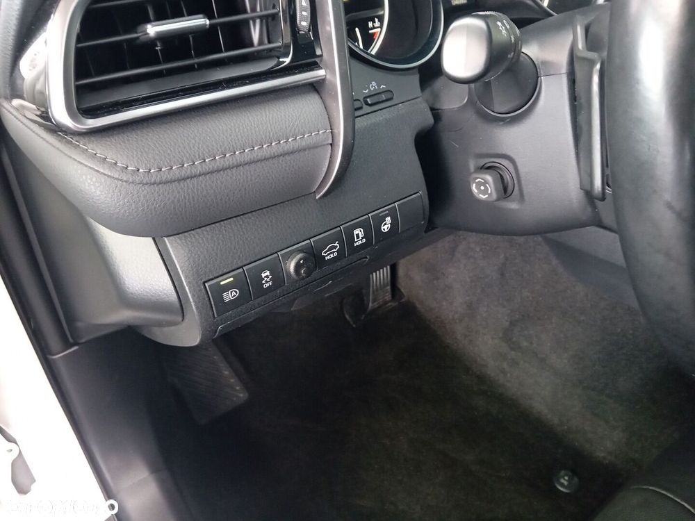 Toyota Camry - 21
