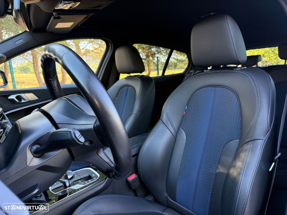 BMW 118 i Pack Desportivo M Auto - 30