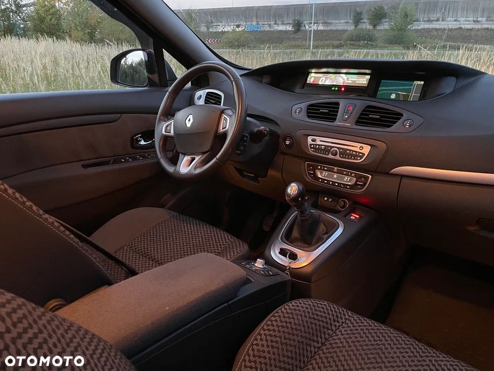Renault Grand Scenic - 20
