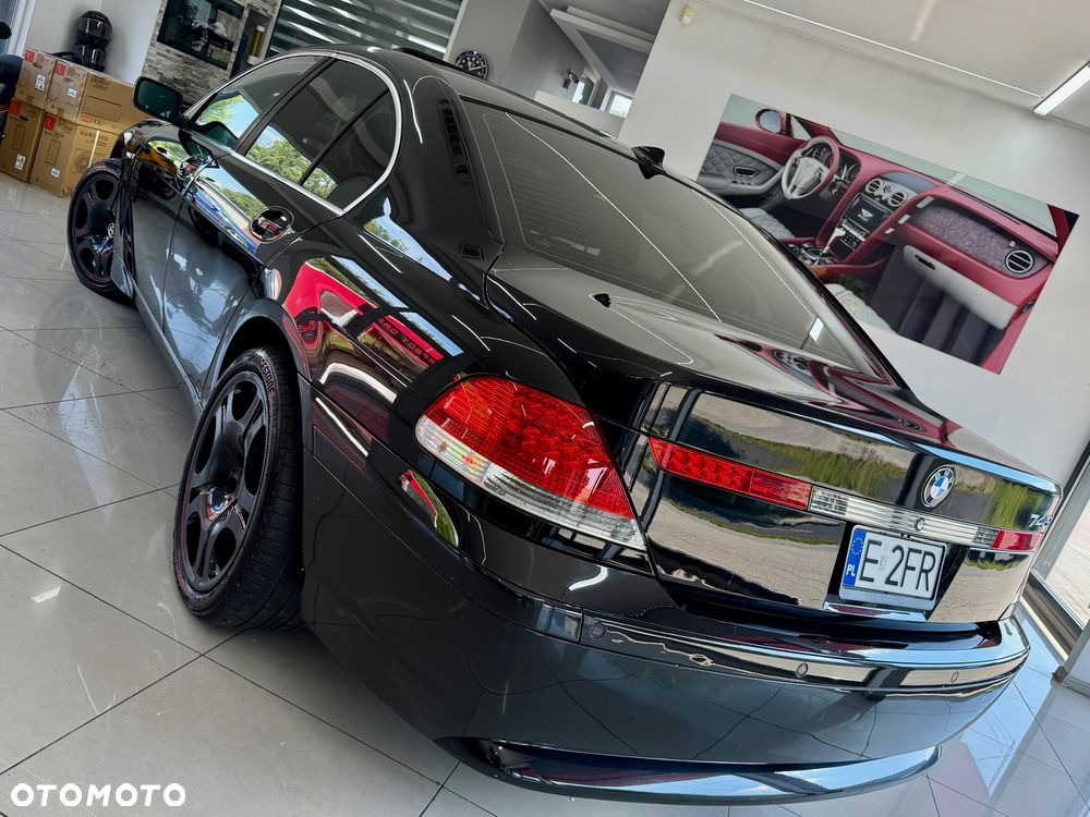 BMW Seria 7 745i - 39