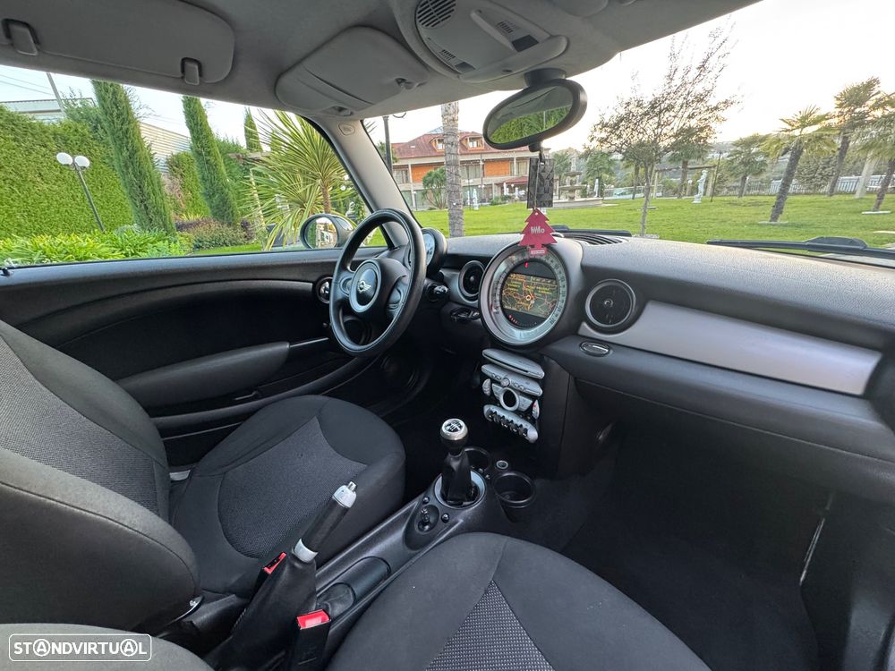 MINI Clubman Cooper D - 10