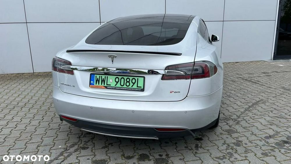 Tesla Model S D - 7