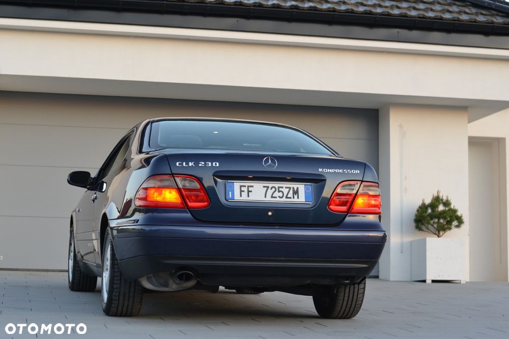 Mercedes-Benz CLK - 4