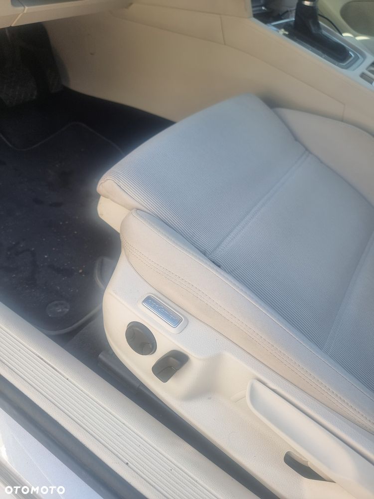 Volkswagen Passat - 4