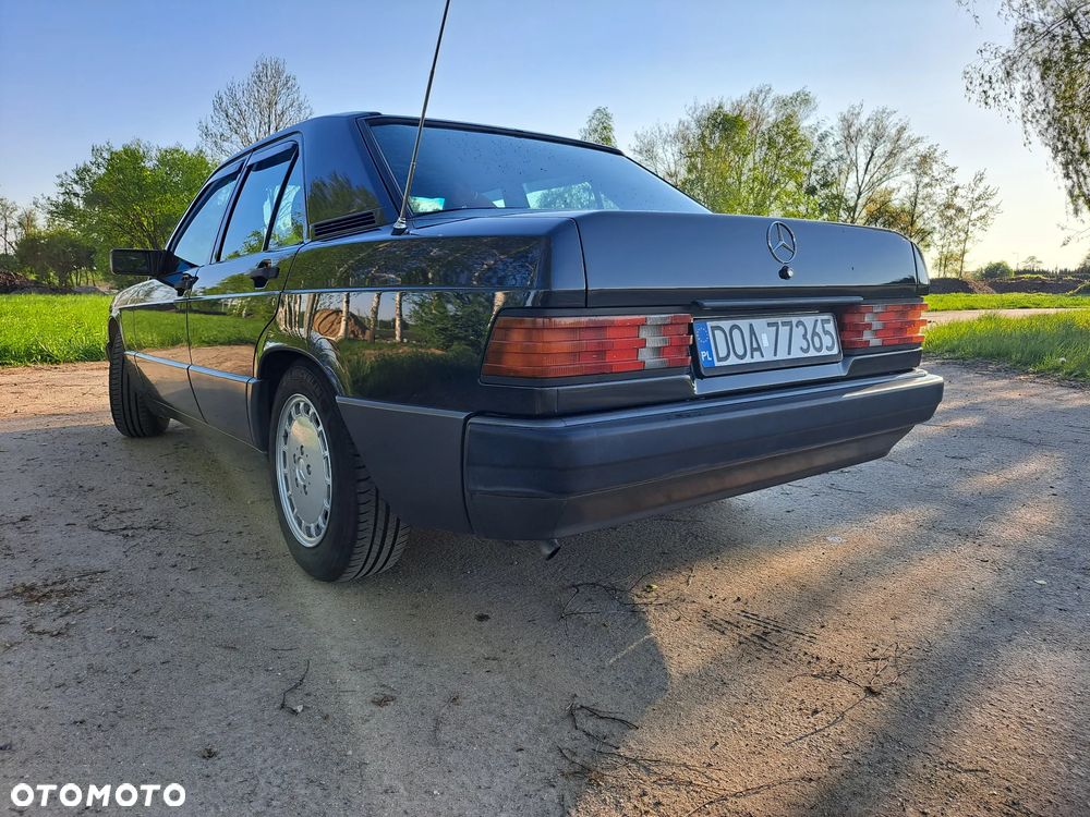 Mercedes-Benz W201 (190) - 7