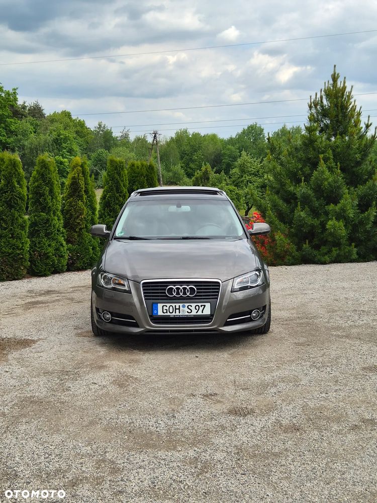 Audi A3 Sportback 1.6 TDI DPF S tronic Ambiente - 2