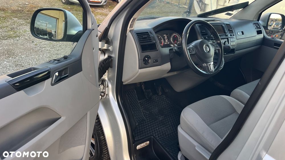 Volkswagen Caravelle - 13