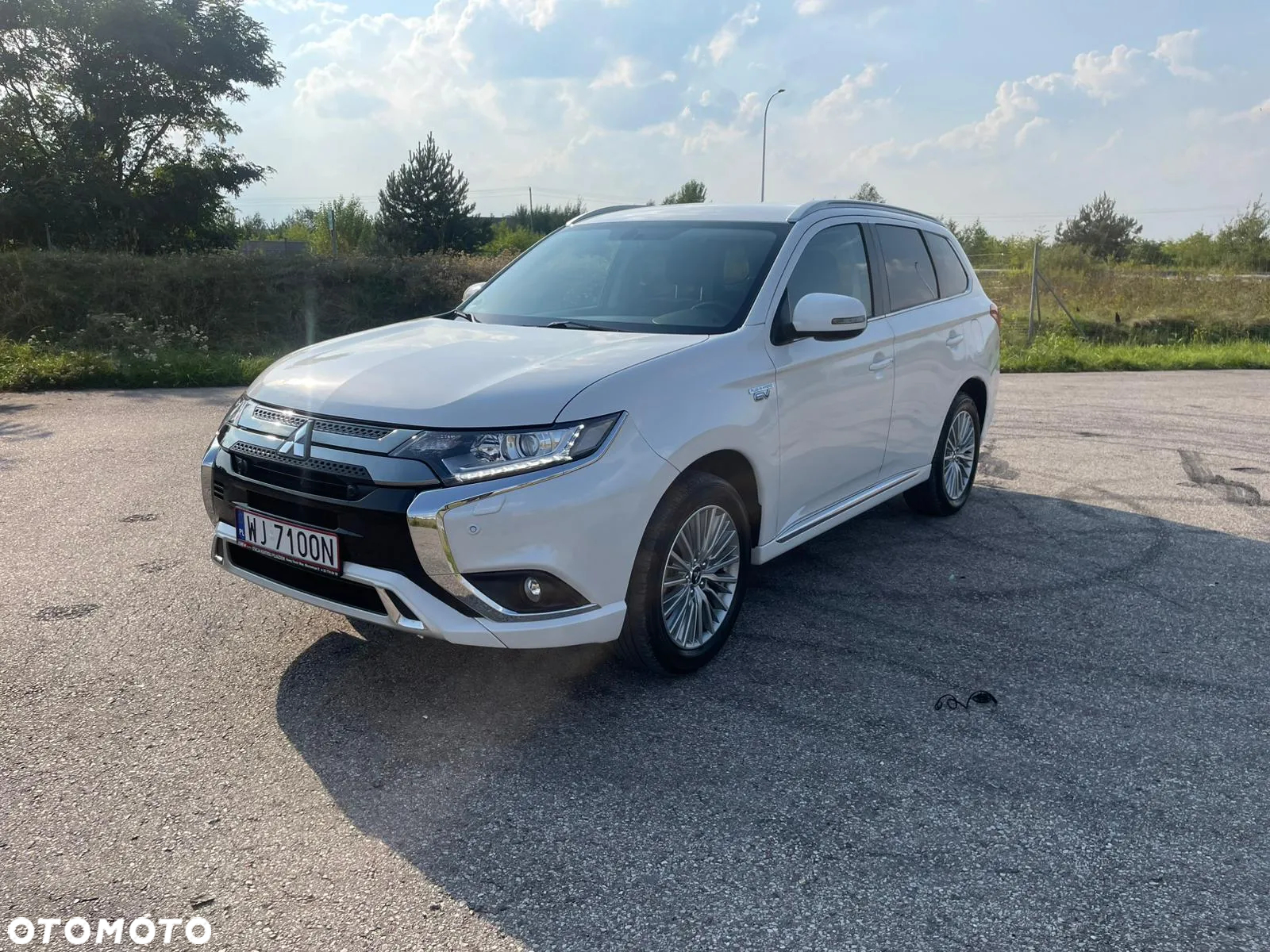 Mitsubishi Outlander 2.4 4WD Plug-In Hybrid Plus - 2