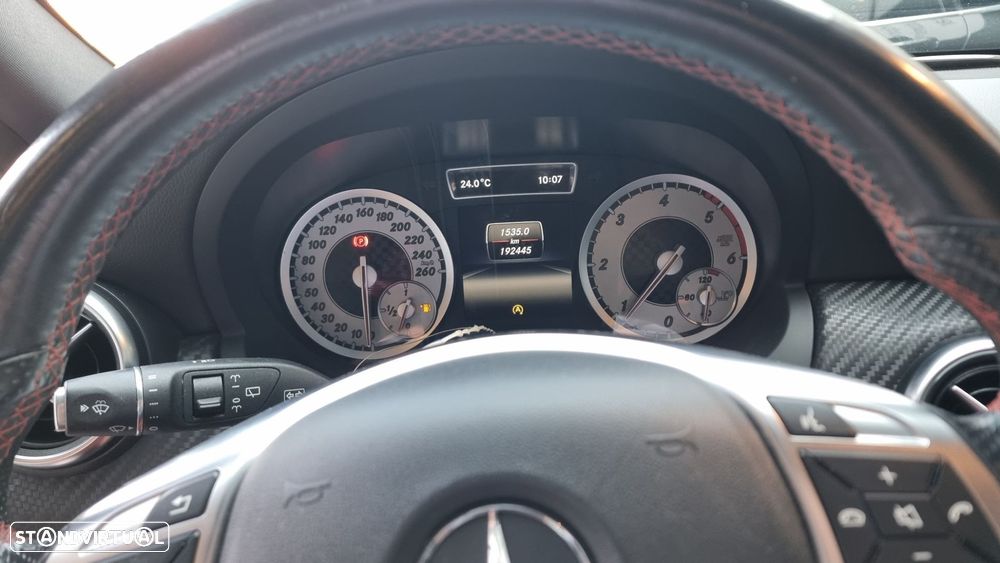 Mercedes-Benz A 180 d AMG Line - 24