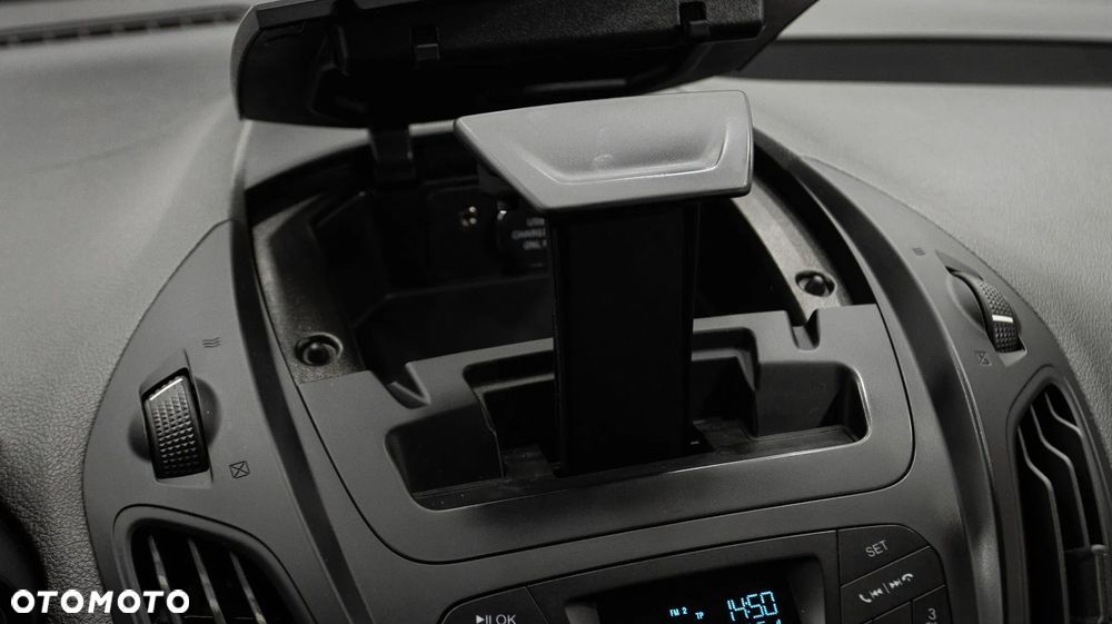 Ford Transit Courier - 20