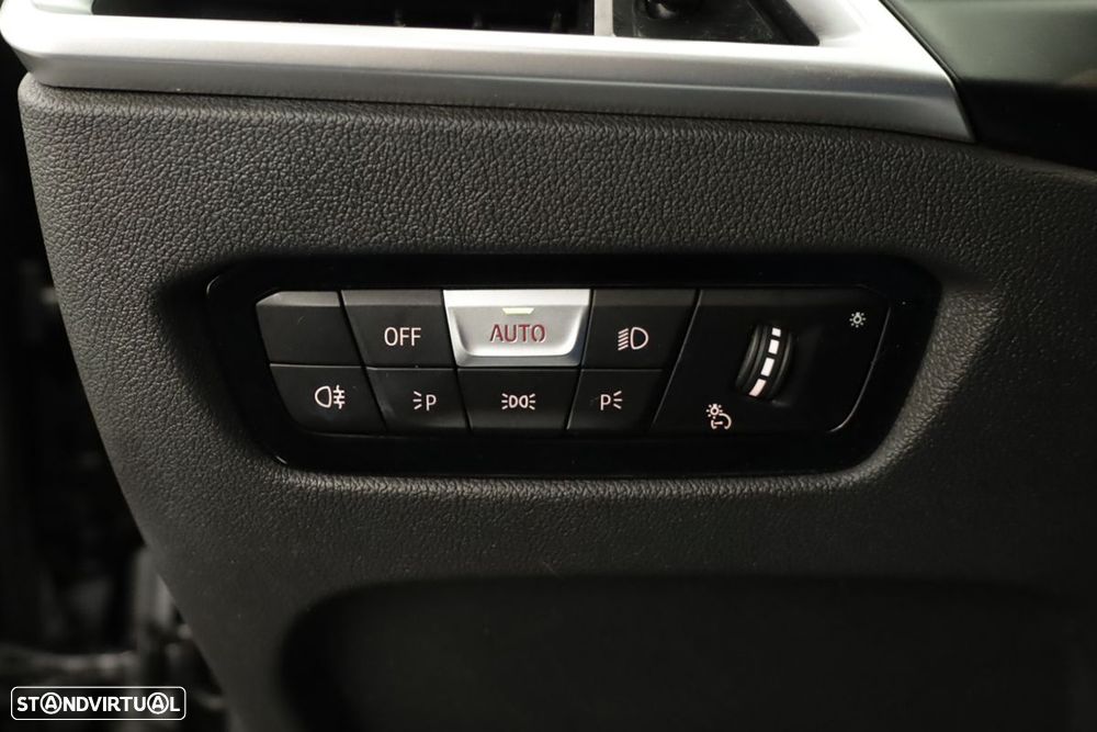BMW 330 e Edição Desportiva M Auto - 21