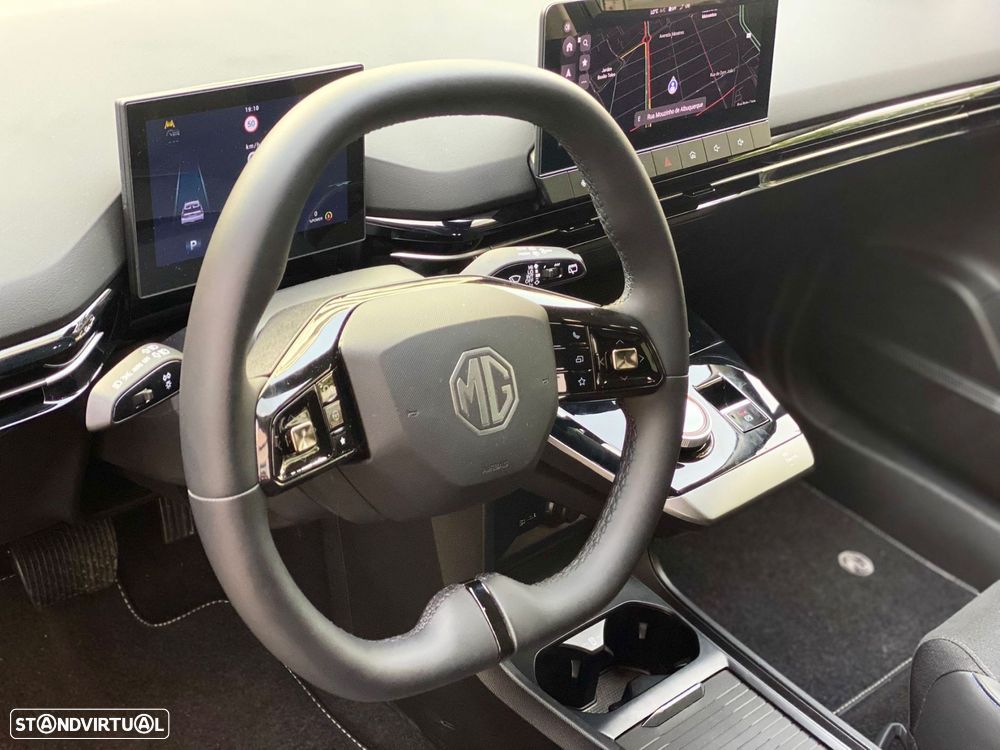 MG MG4 64 kWh Luxury - 16