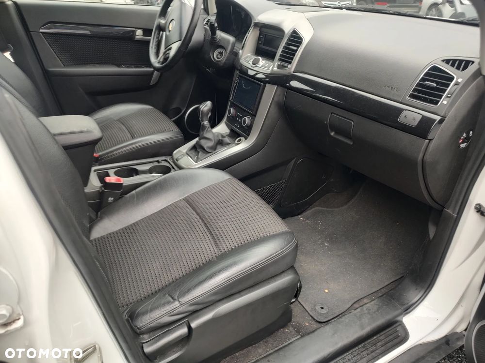 Chevrolet Captiva 2.4 2WD Travel Edition - 11