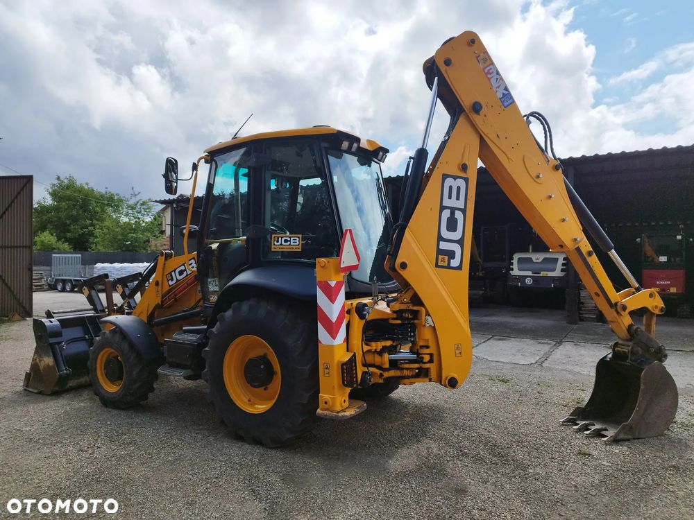JCB 3CX , Caterpillar CAT 427F, JCB 3CX - 29