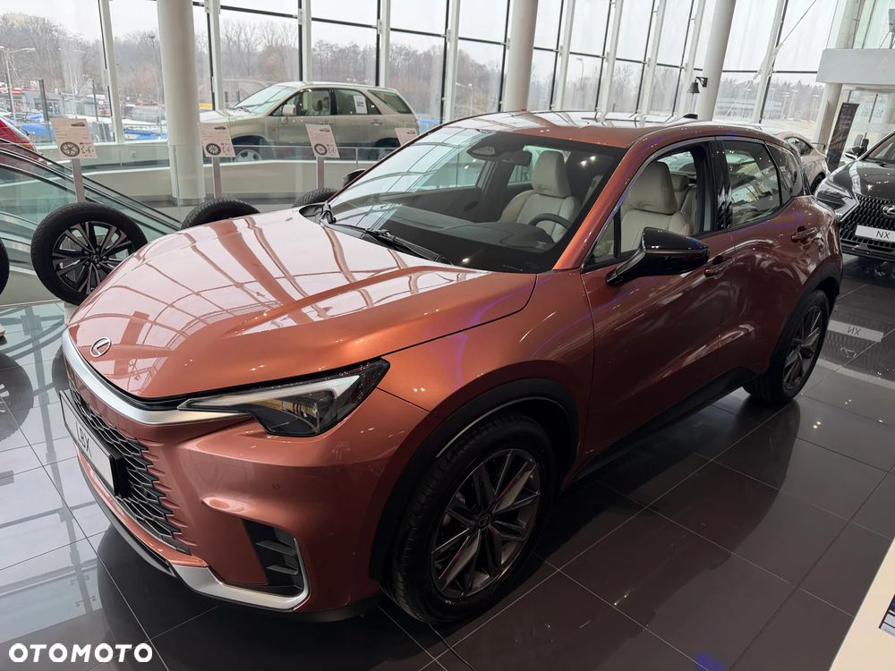 Lexus LBX 1.5 Hybrid - 1