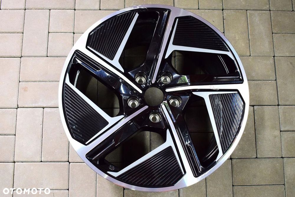 AUDI 20 E-Tron GT RS 4J3 Oryginał Tył - 1