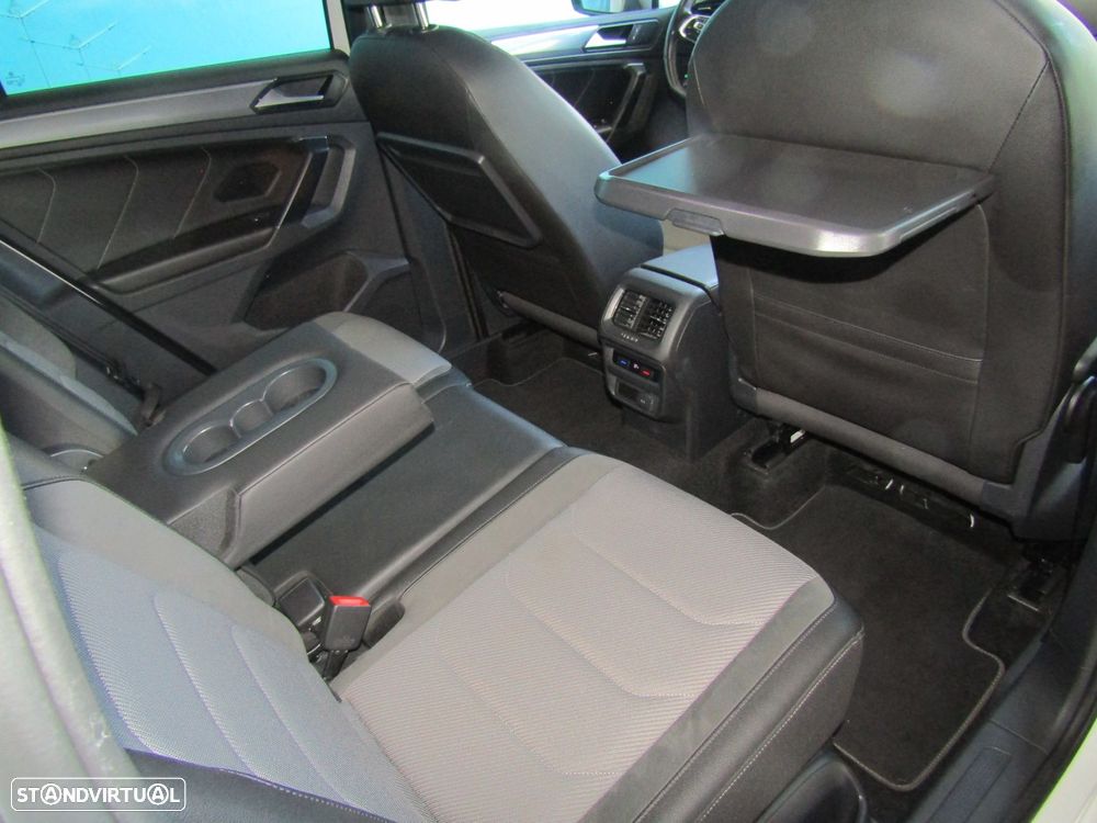 VW Tiguan 2.0 TDI R-Line DSG - 14