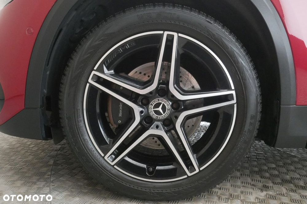 Mercedes-Benz GLA - 14