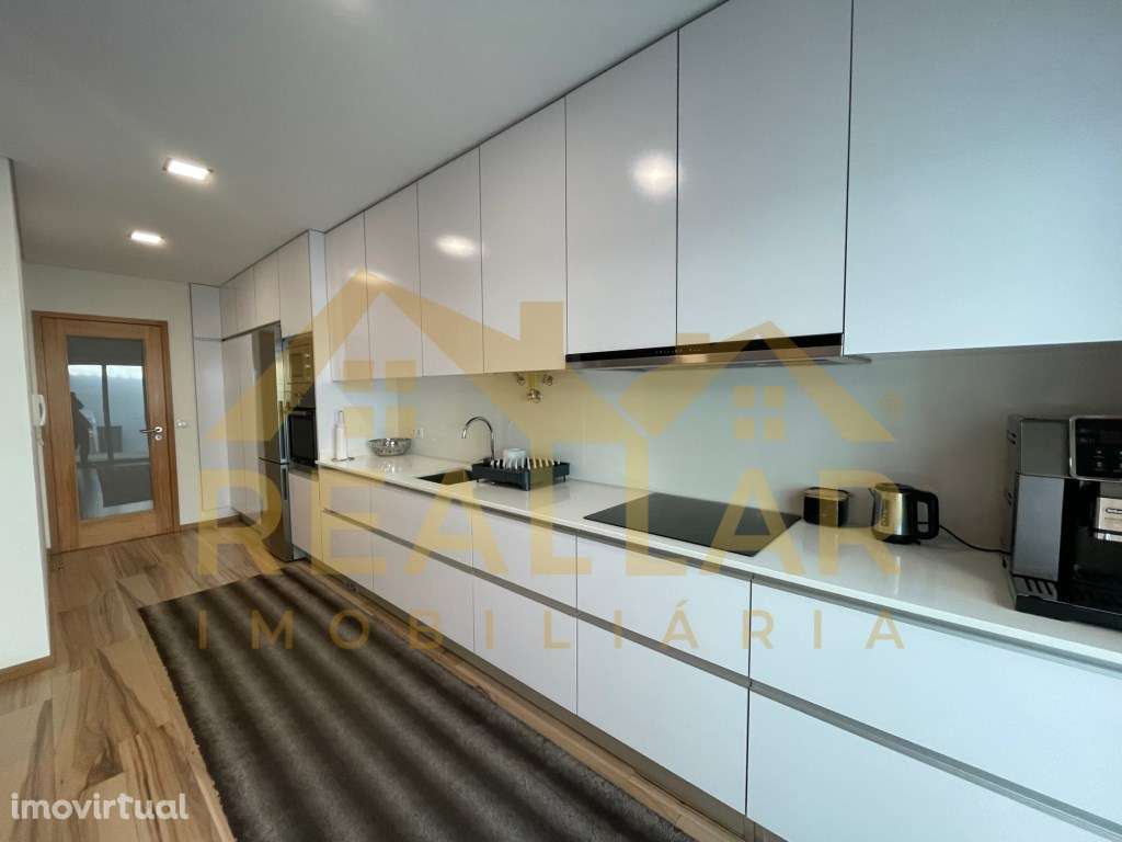 Moradia V3+1 de luxo em banda na Póvoa de Varzim - Grande imagem: 3/39