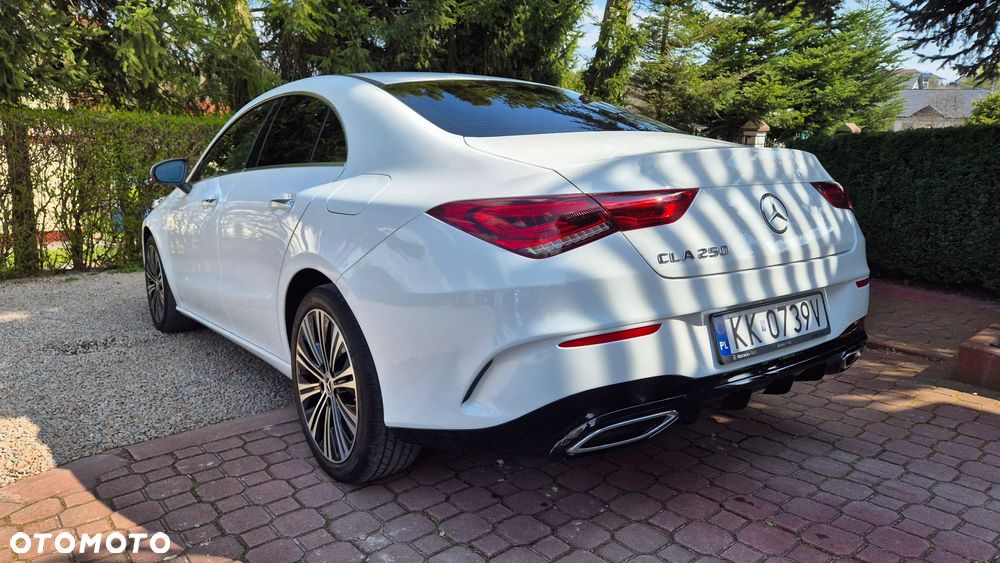 Mercedes-Benz CLA 250 7G-DCT AMG Line - 4