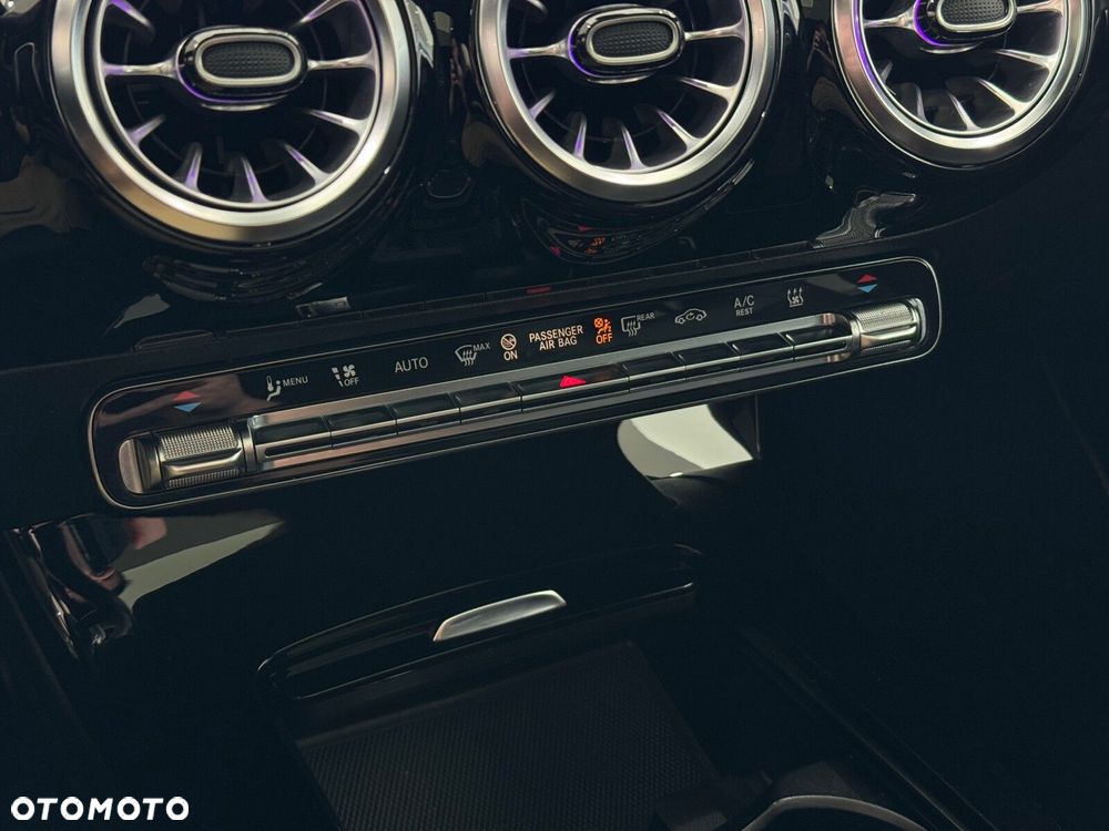 Mercedes-Benz CLA 250 E AMG Line 8G-DCT - 26