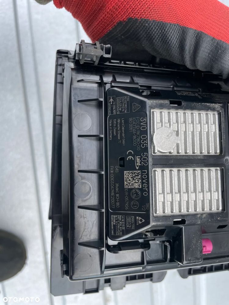 SKODA OCTAVIA III ŁADOWARKA INDUKCYJNA DOTYKOWA SCHOWEK 5E1863071J 3V0035502 - 5