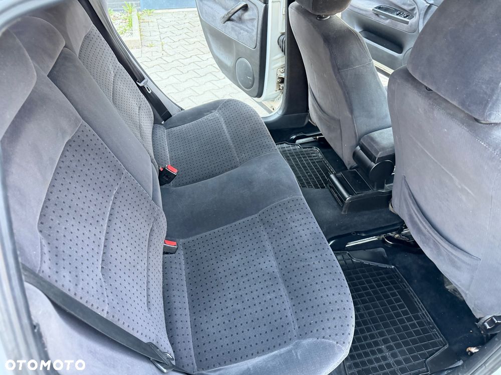 Volkswagen Passat 1.8 - 13