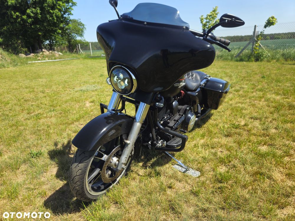 Harley-Davidson Touring Street Glide - 10