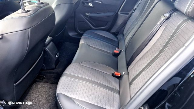 Peugeot e-208 Allure Pack - 8